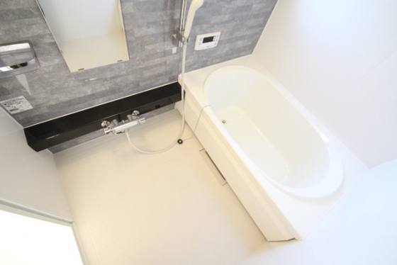 バス・シャワールーム　※別部屋の写真です