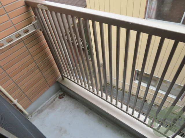 バルコニー　バルコニーは幅があり、広い印象を受けました。