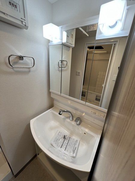 洗面設備　★工事中ですがきれいでした★