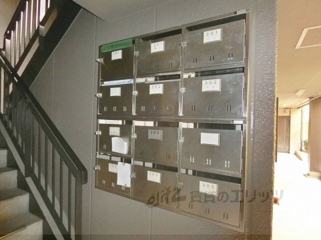 ロビー　集合ポスト