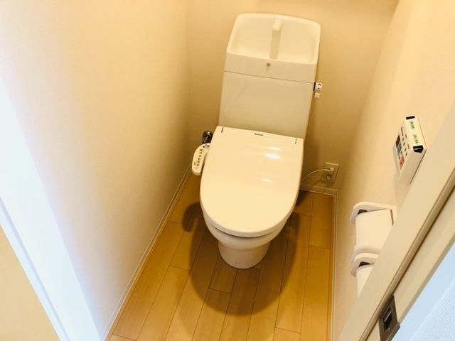 トイレ　トイレ