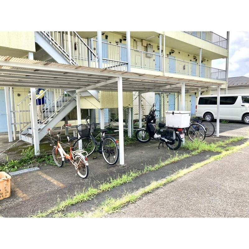 その他共有部分　駐輪場完備。