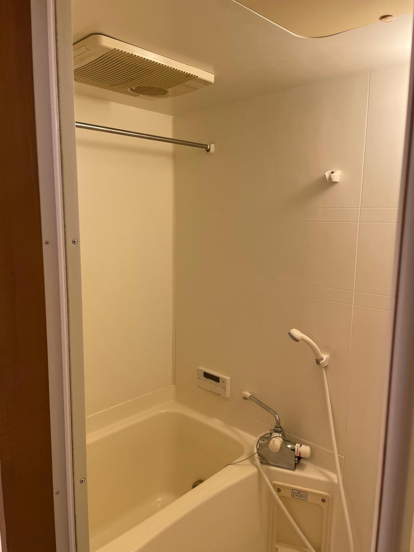 バス・シャワールーム　浴室乾燥機は、家族連れには必須です。