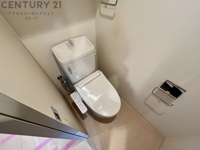 トイレ　温水洗浄便座機能付き♪