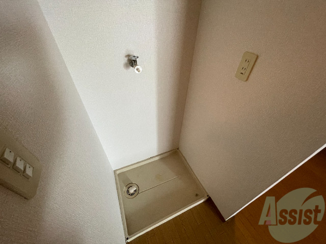 その他設備　洗濯パンが設置されており洗濯機も問題なく設置出来そうですね。