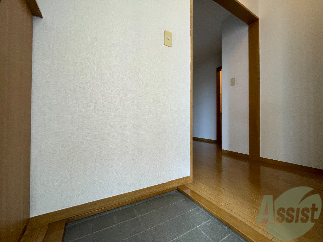 玄関　玄関でございます。毎日の出入りはこちらから。