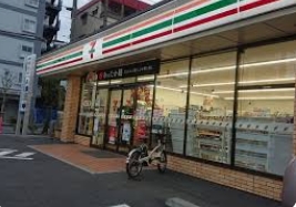 コンビニ　セブンイレブン足立大谷田4丁目店（コンビニ）まで286m