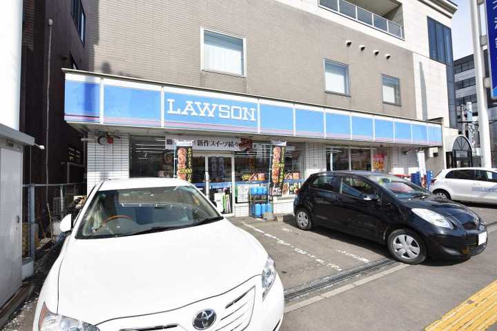 コンビニ　ローソン（コンビニ）まで640m