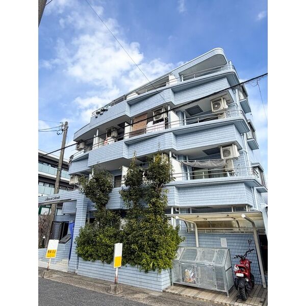 建物外観　ゴミ置き場