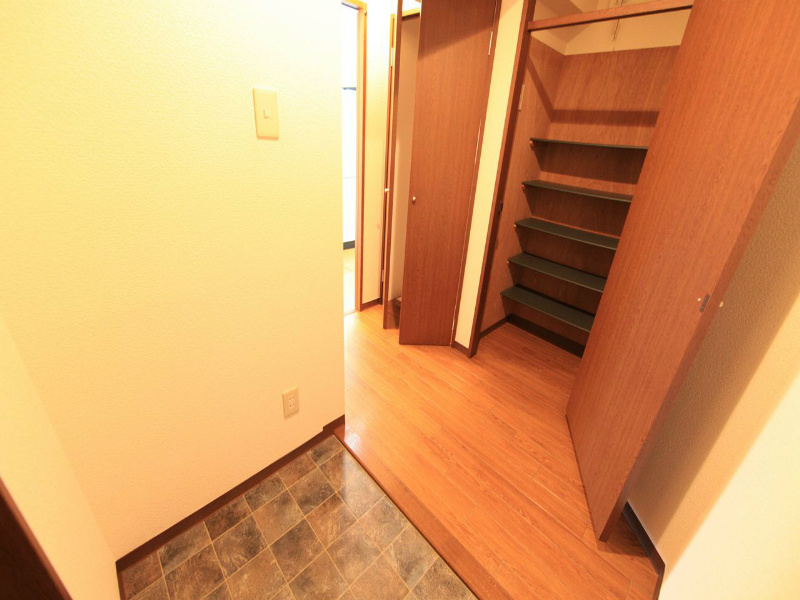 玄関　玄関　シューズボックス付　ダブルロック