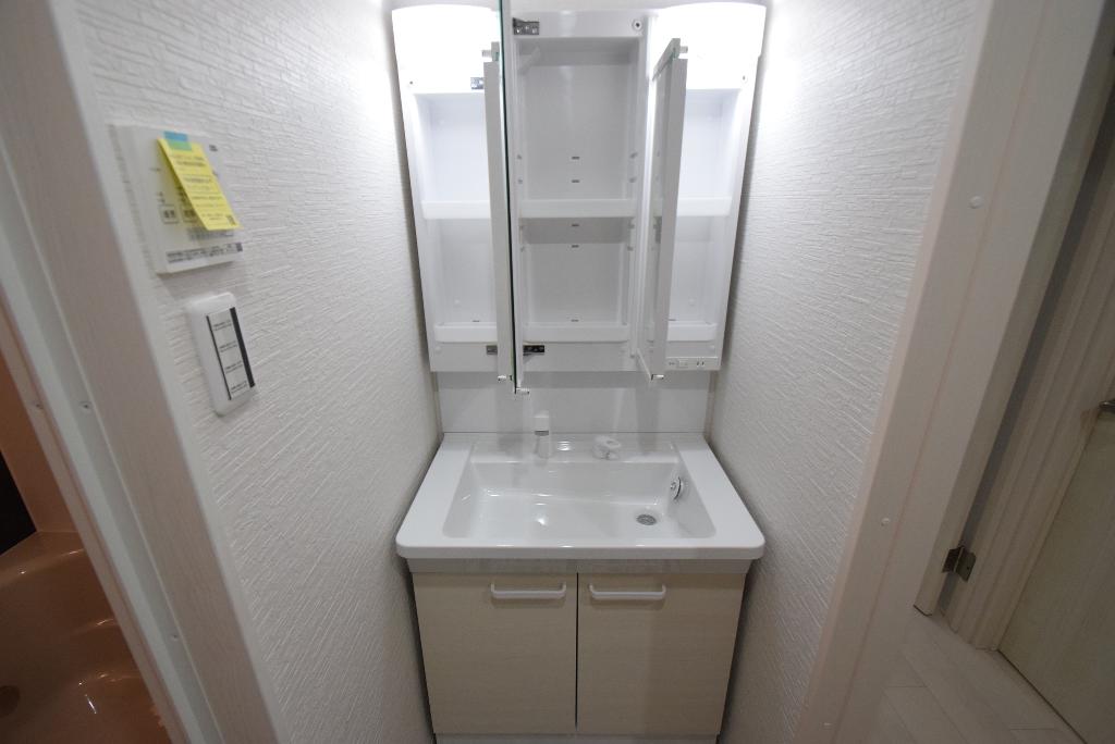 洗面設備　洗髪洗面化粧台