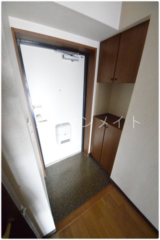 玄関　収納もある玄関です