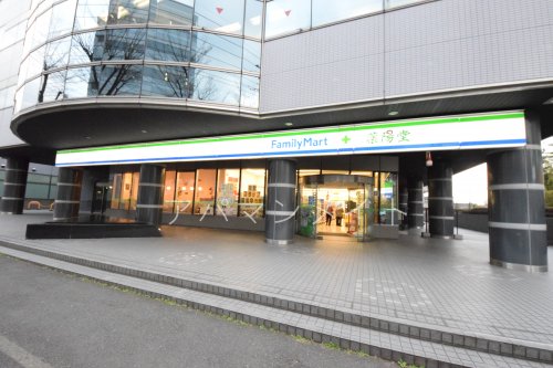 コンビニ　ファミリーマートサンズ東戸塚駅西口店（コンビニ）まで415m