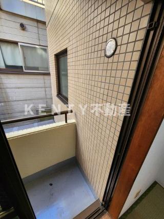 バルコニー　外からの目が気にならないバルコニーで洗濯物が干せます