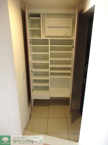 玄関　玄関、下駄箱※同タイプ別部屋前回募集時2023.7撮影