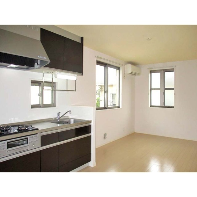 その他部屋・スペース　窓が多く通風良好です