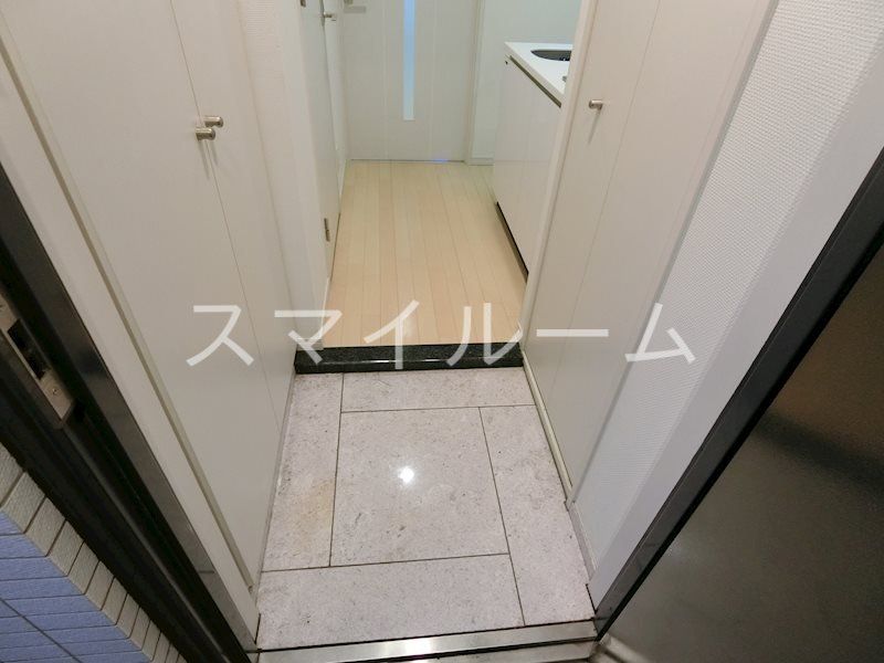 エントランス　※別部屋参考写真となります。