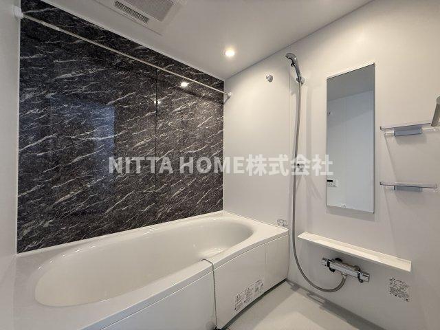 バス・シャワールーム　一坪風呂の大きなお風呂も魅力です☆彡