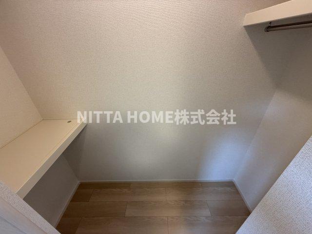 収納　洋室に付いているウォークインクローゼットです★