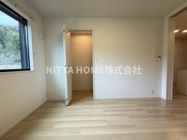 その他部屋・スペース　アクセントクロスがお洒落なフローリング☆彡