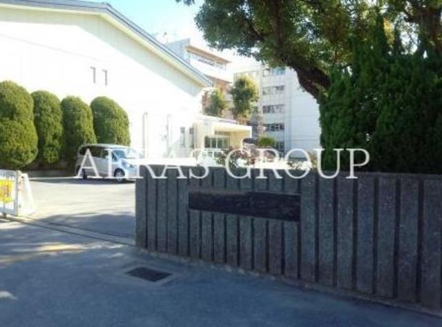 中学校　越谷市立栄進中学校（中学校）まで142m