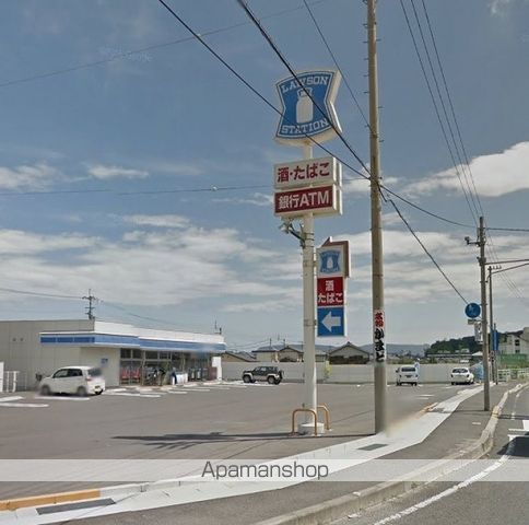 コンビニ　ローソン高松中山町（コンビニ）まで216m