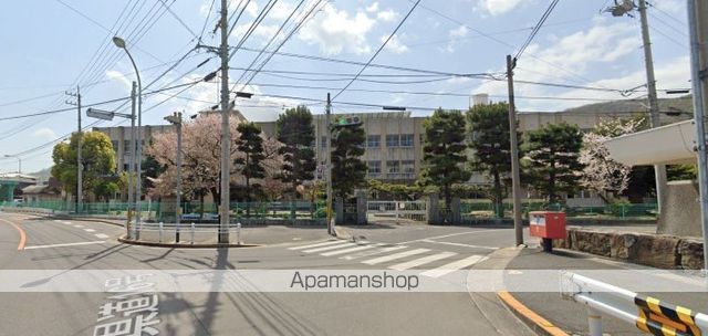 小学校　高松市立下笠居小学校（小学校）まで911m