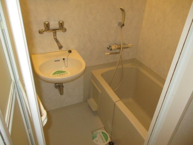 バス・シャワールーム　お風呂です
