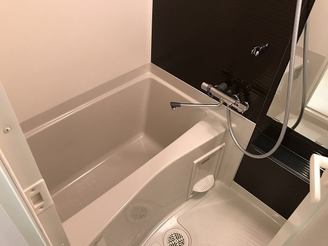 バス・シャワールーム　※別部屋のお写真になります