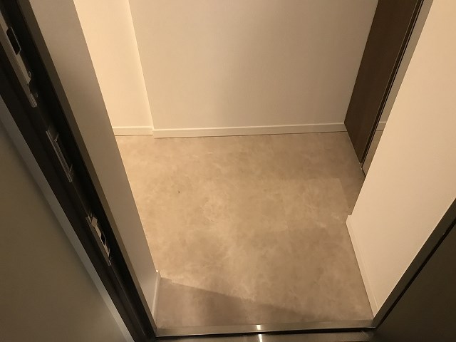 玄関　※別部屋のお写真になります