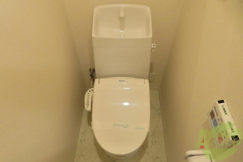 トイレ　トイレはウォシュレット完備で嬉しいですね。