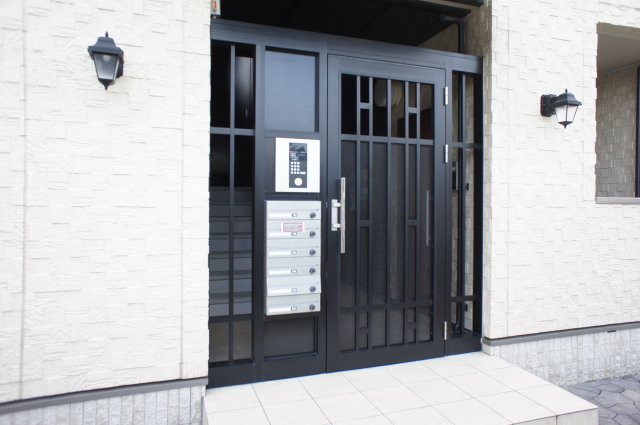 エントランス　メゾンF