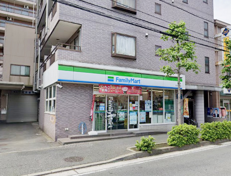 コンビニ　ファミリーマート（コンビニ）まで490m