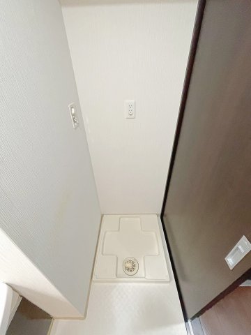 その他設備　洗面脱衣所に洗濯機置場があります