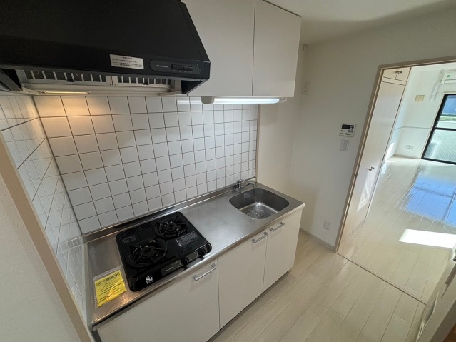 キッチン　同物件別号室