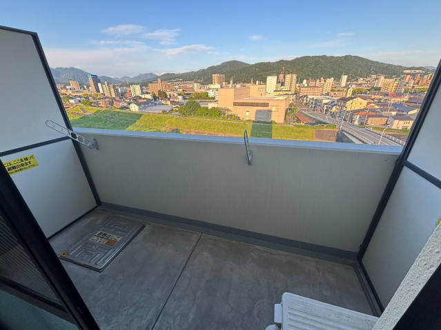 バルコニー　同物件別号室