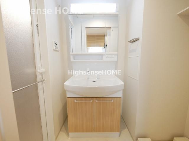 洗面設備　コンパクトで使いやすい洗面所