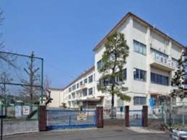 小学校　八王子市立由井第二小学校（小学校）まで682m