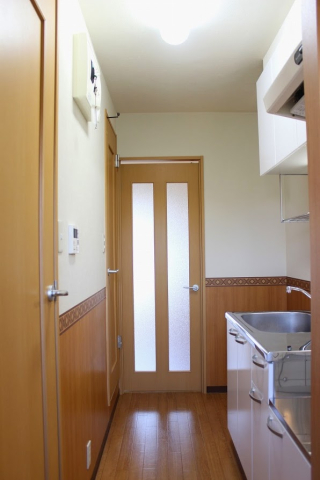 キッチン　※写真は２０５号室のものです。