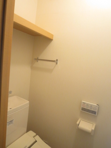 トイレ　※写真は２０５号室のものです。