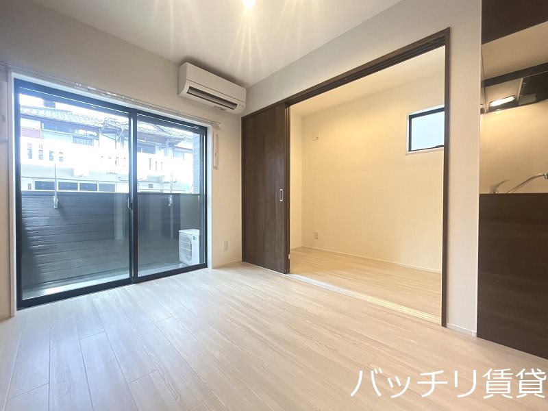 バルコニー　別号室タイプの為、現状を優先致します。