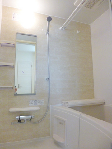 バス・シャワールーム　★追い焚きに浴室乾燥機付き★