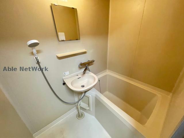 バス・シャワールーム　※同物件別部屋の写真です。