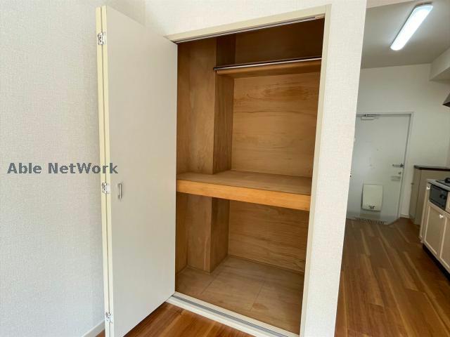収納　※同物件別部屋の写真です。