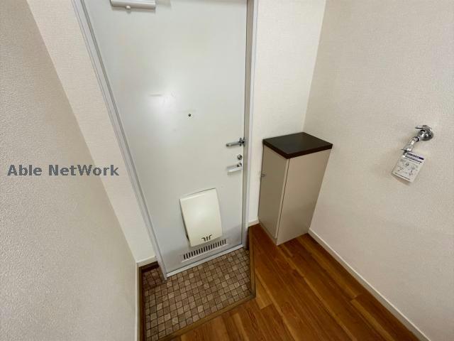 玄関　※同物件別部屋の写真です。