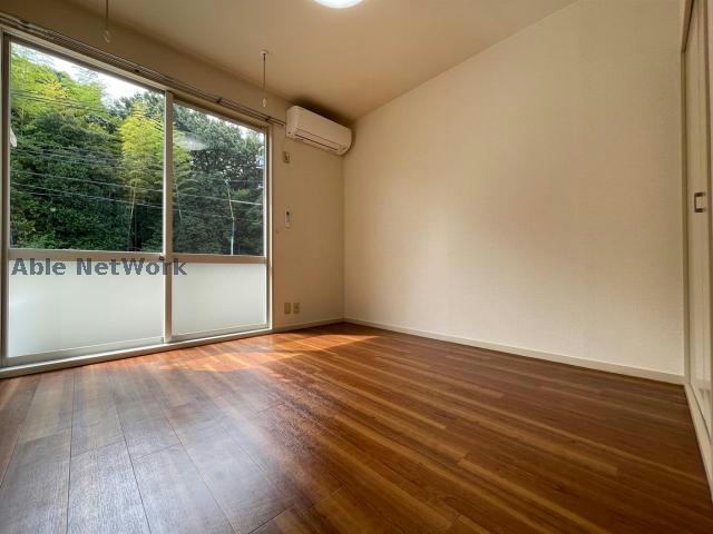 居室・リビング　※同物件別部屋の写真です。