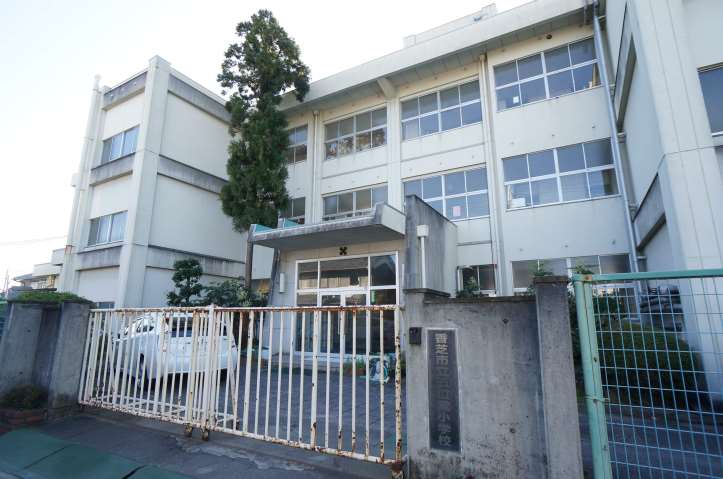 小学校　五位堂小学校（小学校）まで248m