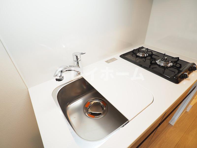 キッチン　同建物内、別のお部屋の参考写真になります。