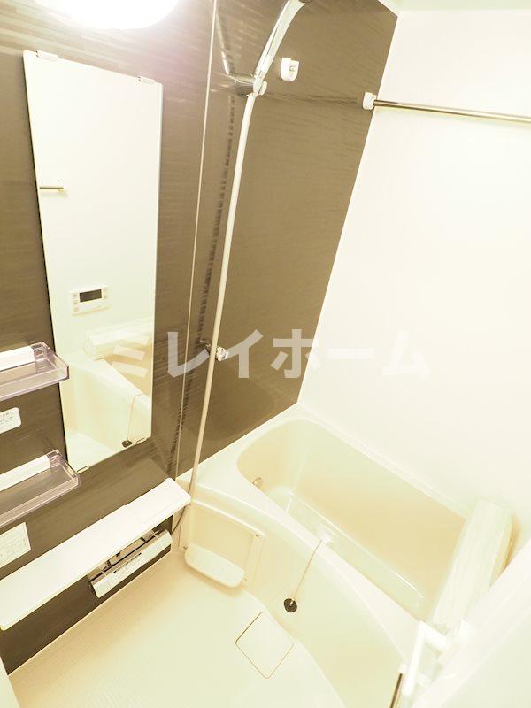 バス・シャワールーム　同建物内、別のお部屋の参考写真になります。