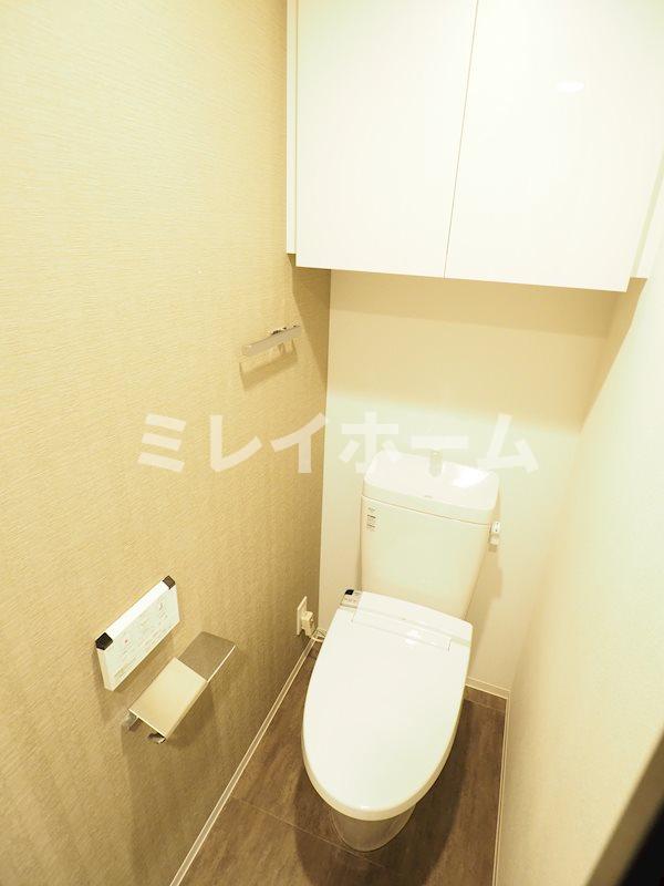 トイレ　同建物内、別のお部屋の参考写真になります。